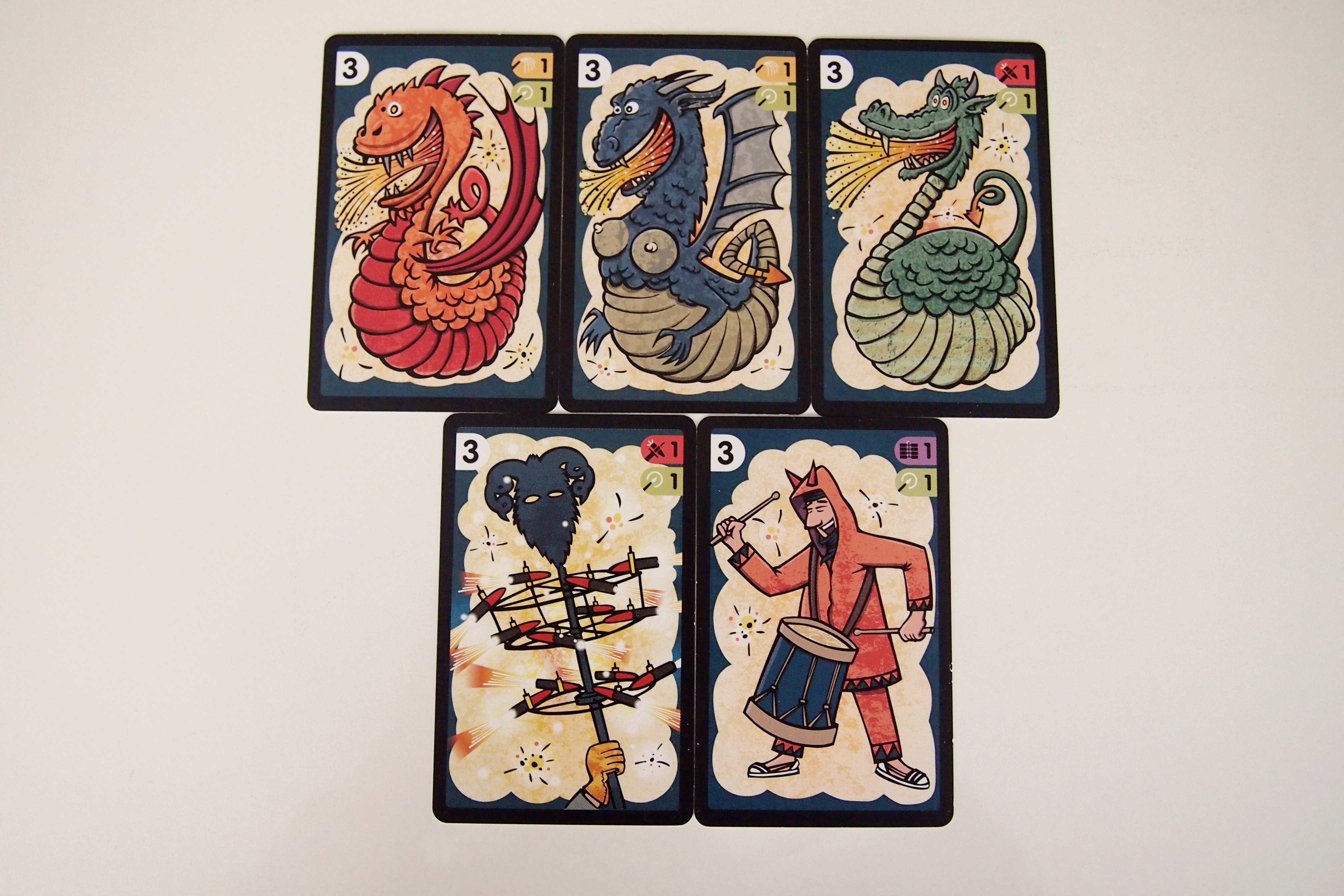 Entre las cartas de Correfocaire aparecen figuras especiales, con habilidades que se utilizan en la última ronda. 