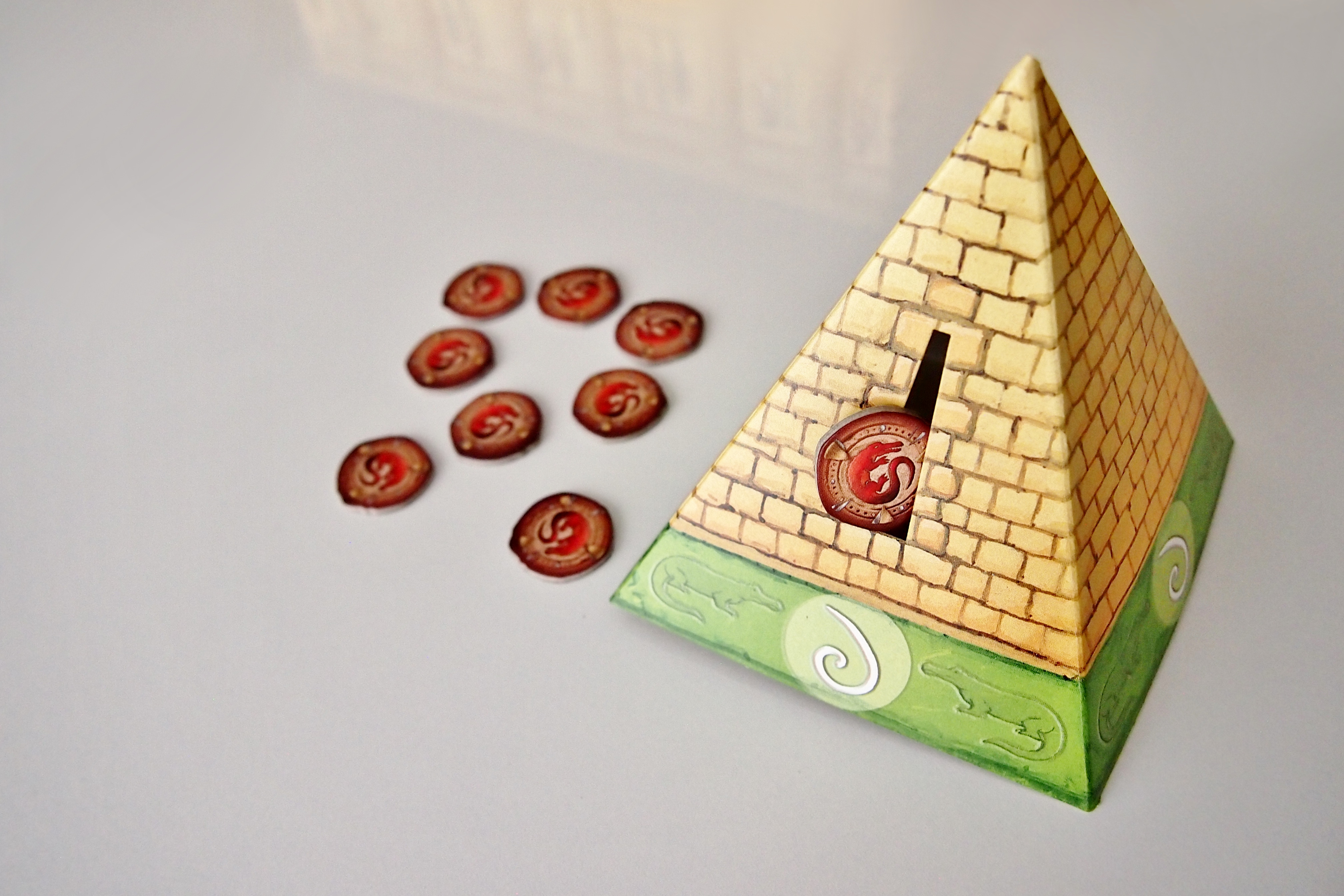 El jugador con más amuletos de corrupción es arrojado a los cocodrilos. 