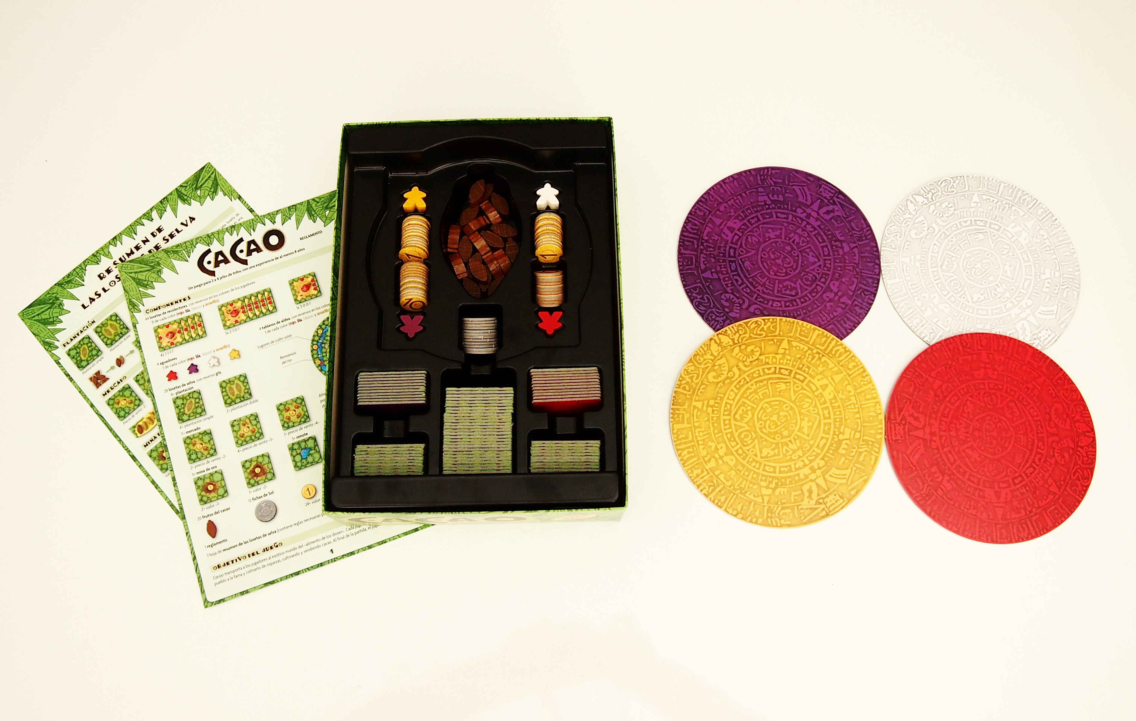 ¡A guardar el juego! La caja de Cacao cuenta con compartimentos para todos los componentes. 